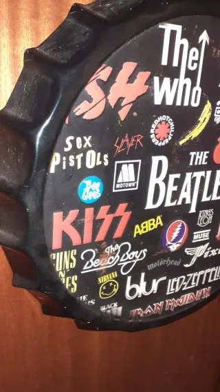 Decoración Musical Bottle Cap Rock 42cm.en relieve