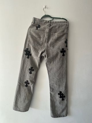 Pantalón Gris con Cruces Chrome Hearts