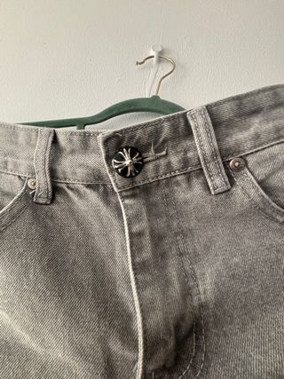 Pantalón Gris con Cruces Chrome Hearts