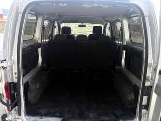 Nissan NV200 2012