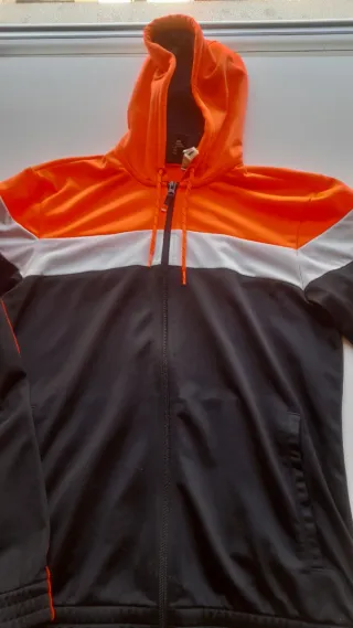 Sudaderas de deporte Adidas y Nike