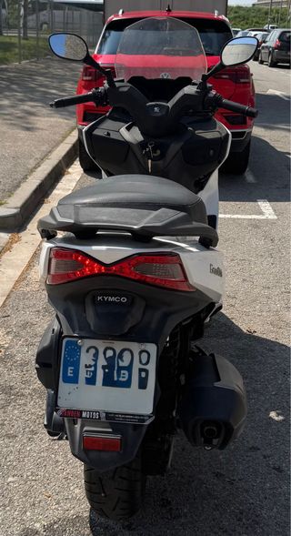 Kymco Gran Dink 300i Maxi Scooter