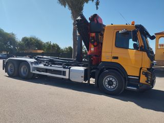 Volvo FM 420-CAMIONES GANCHO CON GRUA