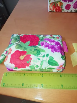 Set L'Erbolario: pochette, buste regalo e fiocco