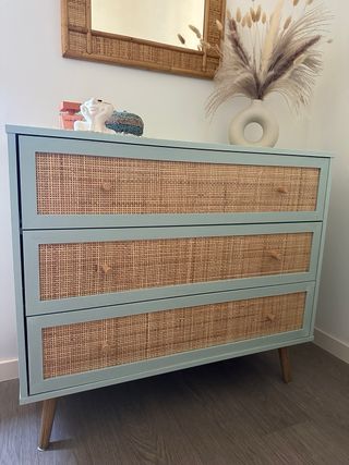 Cómoda Celadon Rattan y Madera