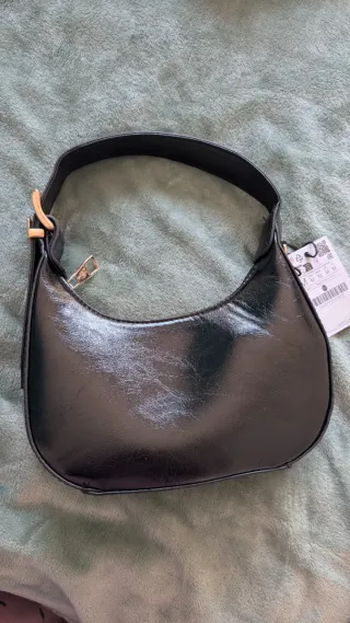 Bolso negro Stradivarius