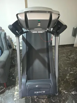 Cinta de Correr Bladez TR101i marca BH