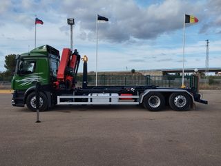 MAN TGS 500--CAMIONES GANCHO CON GRUA