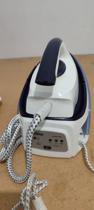 Centro de Planchado Ufesa PL2450 Compact