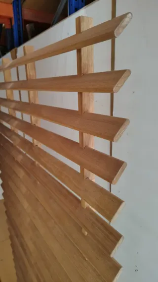 Biombo separador de madera