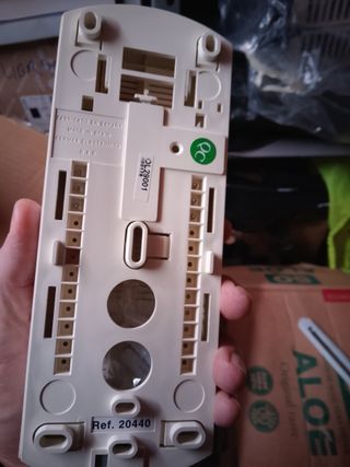 Telefonillos portero beige y blanco