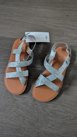 Sandalias niña MNG brillantes plateadas