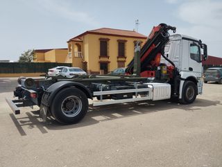 Mercedes ANTOS 18 32-CAMIONES GANCHO CON GRUA