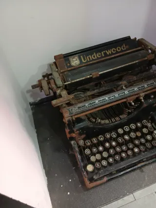 Máquina de escribir Underwood antigua