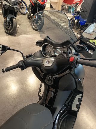 Yamaha XMAX 300 Tech Max Scooter