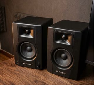Monitores M-Audio BX3 Negros Incluyen sus cables