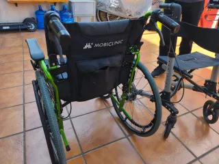 Silla de Ruedas Plegable Profesional