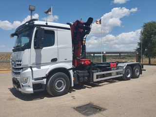 Mercedes AROCS 25 51-CAMIONES GANCHO CON GRUA