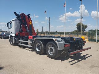 Mercedes AROCS 25 51-CAMIONES GANCHO CON GRUA