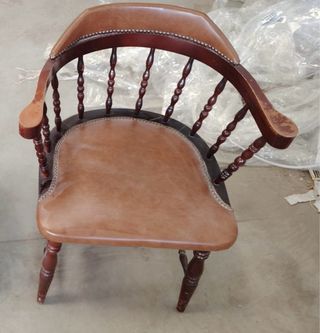 Lote 16 Sillas Clásicas Madera Cuero