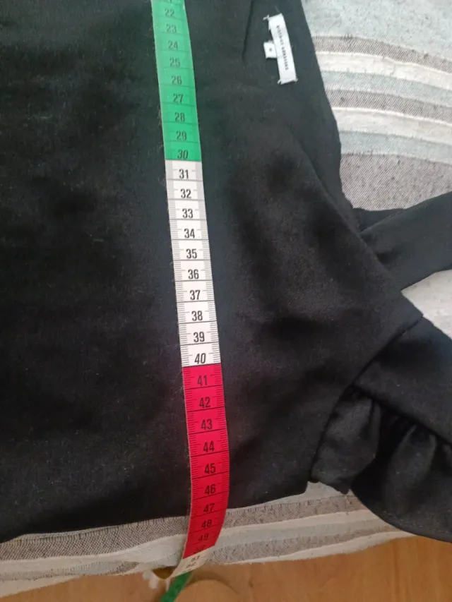 Vestido negro de verano con tirantes