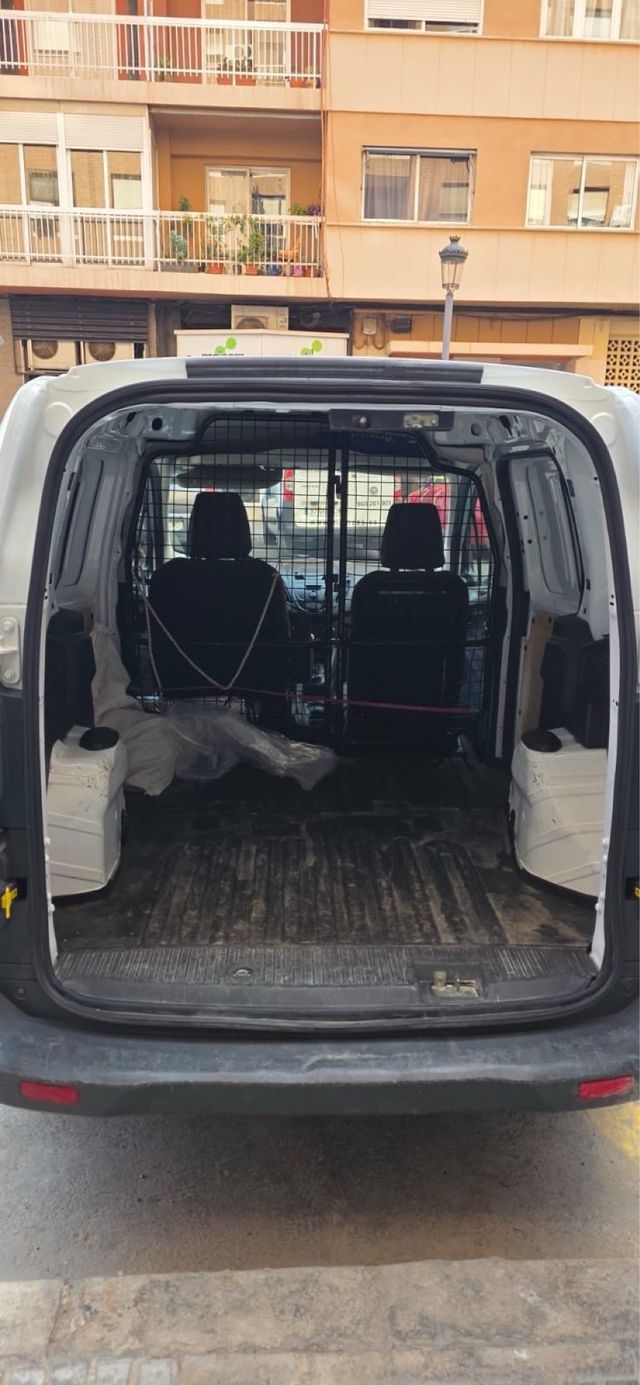 Ford Transit Courier 2014