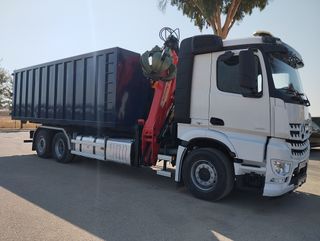 Mercedes AROCS 25 51-CAMIONES GANCHO CON GRUA