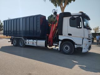 Mercedes AROCS 25 51-CAMIONES GANCHO CON GRUA
