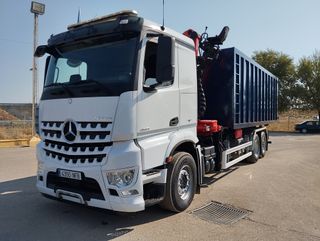 Mercedes AROCS 25 51-CAMIONES GANCHO CON GRUA