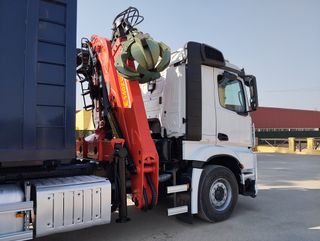 Mercedes AROCS 25 51-CAMIONES GANCHO CON GRUA