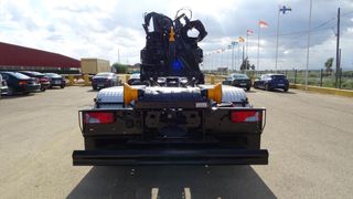 MAN TGS 26 440-CAMIONES GANCHO CON GRUA