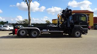 MAN TGS 26 440-CAMIONES GANCHO CON GRUA