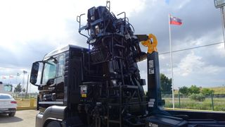 MAN TGS 26 440-CAMIONES GANCHO CON GRUA
