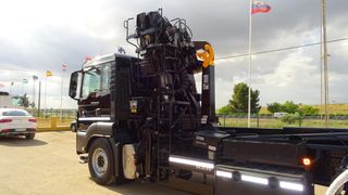 MAN TGS 26 440-CAMIONES GANCHO CON GRUA