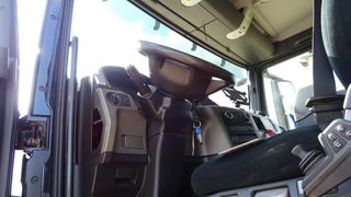 MAN TGS 26 440-CAMIONES GANCHO CON GRUA