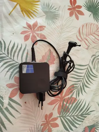 Cargador Lenovo Miix 510/520 tablet-pc