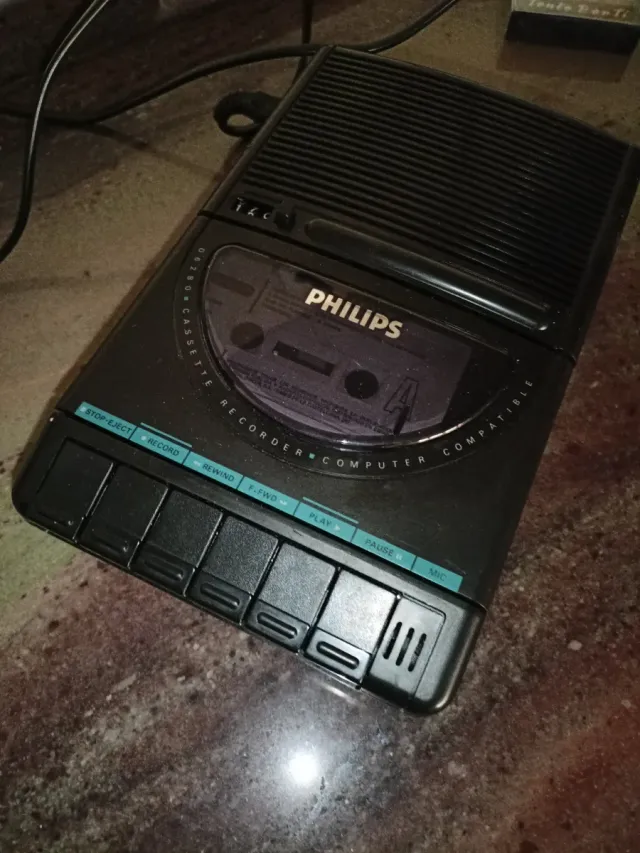 Grabadora Casete Philips Negra