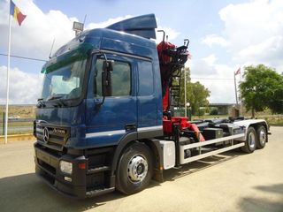 Mercedes ACTROS 2544-CAMIONES GRUA CON GANCHO