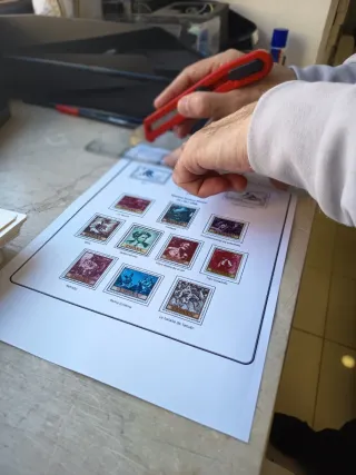 55 Hojas Edifil para Sellos