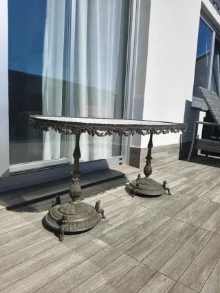 Mesa de centro ovalada mármol y metal