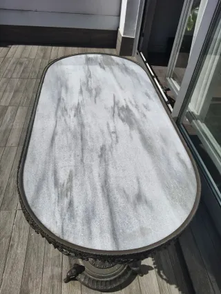 Mesa de centro ovalada mármol y metal