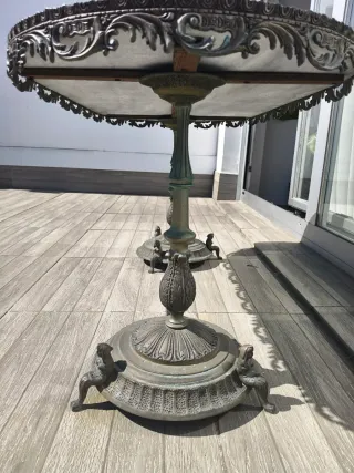 Mesa de centro ovalada mármol y metal