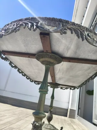 Mesa de centro ovalada mármol y metal