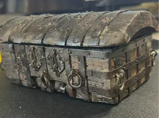 Piccolo scrigno in legno