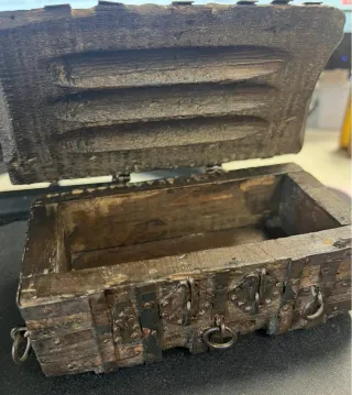 Piccolo scrigno in legno