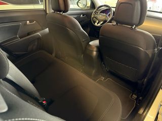 KIA Sportage 2016. etiqueta C. techo + navi