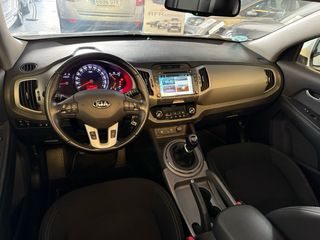 KIA Sportage 2016. etiqueta C. techo + navi