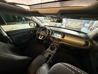 KIA Sportage 2016. etiqueta C. techo + navi