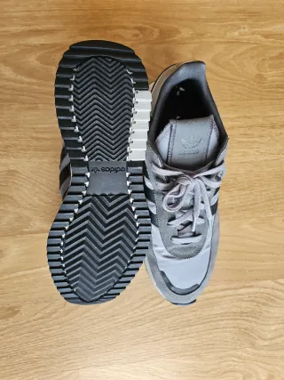 Adidas Zapatillas Grises y Negras