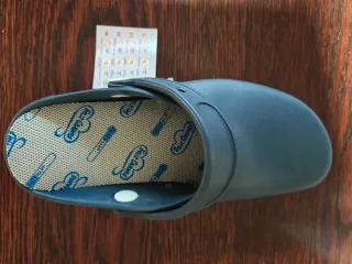 Zuecos azules para mujer